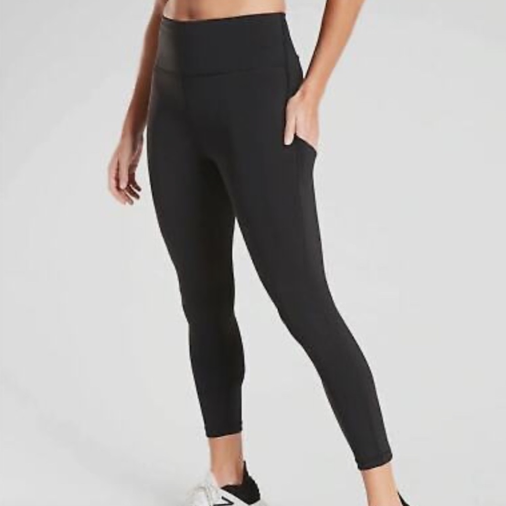 Athleta Ultimate Stash Pocket 7/8 Tight